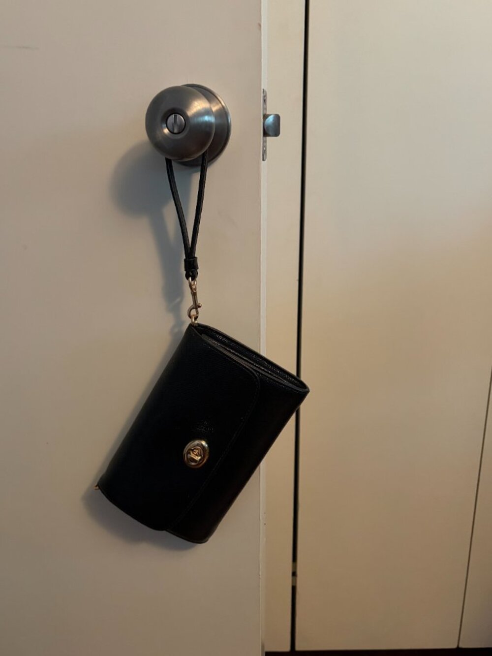 Purse - Picture 2 of 3